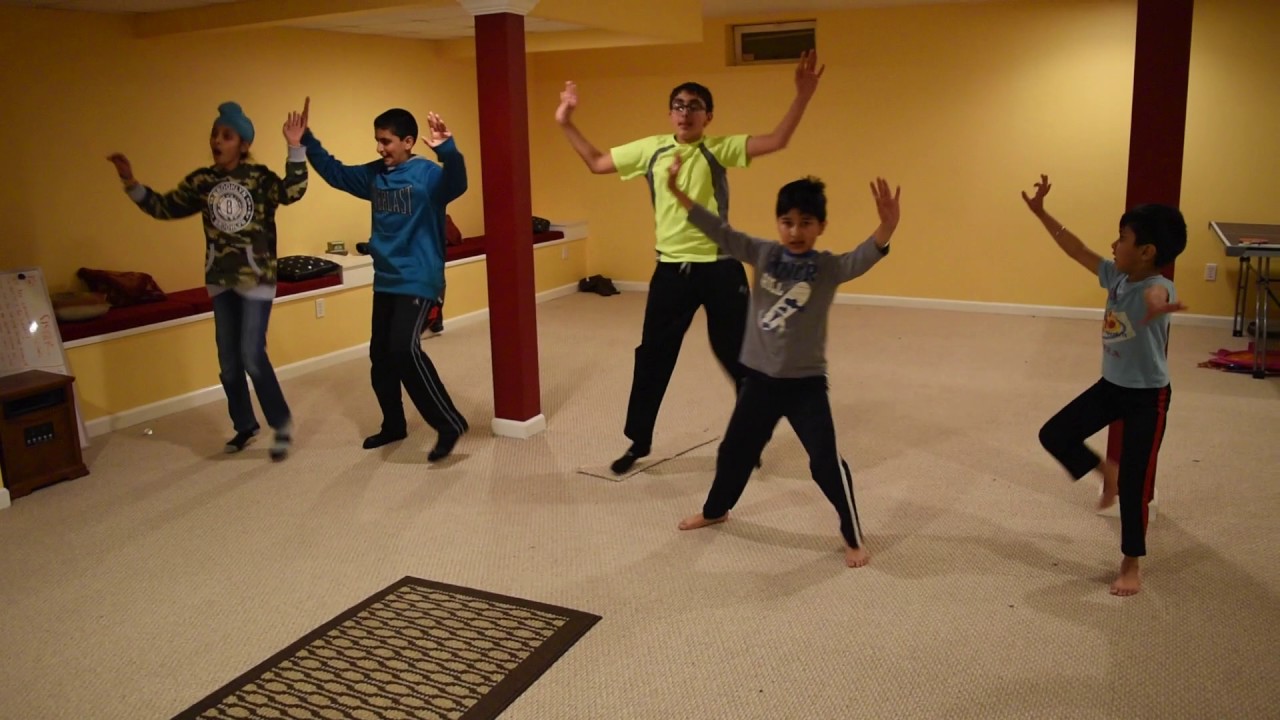 jingle bells christmas dance with easy dance moves jingle bells christmas dance with easy dance moves