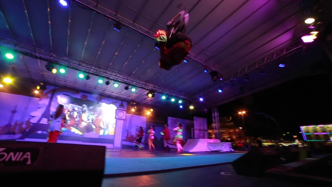 Jumping Stilts backflipben