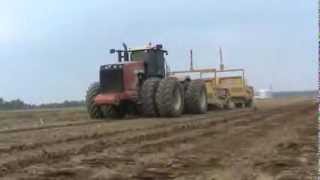 Versatile 485 Scraper Special working near Clarksdale Mississippi.