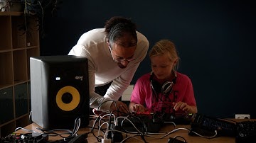 DJ’en en producen tijdens de Muziekfabriek