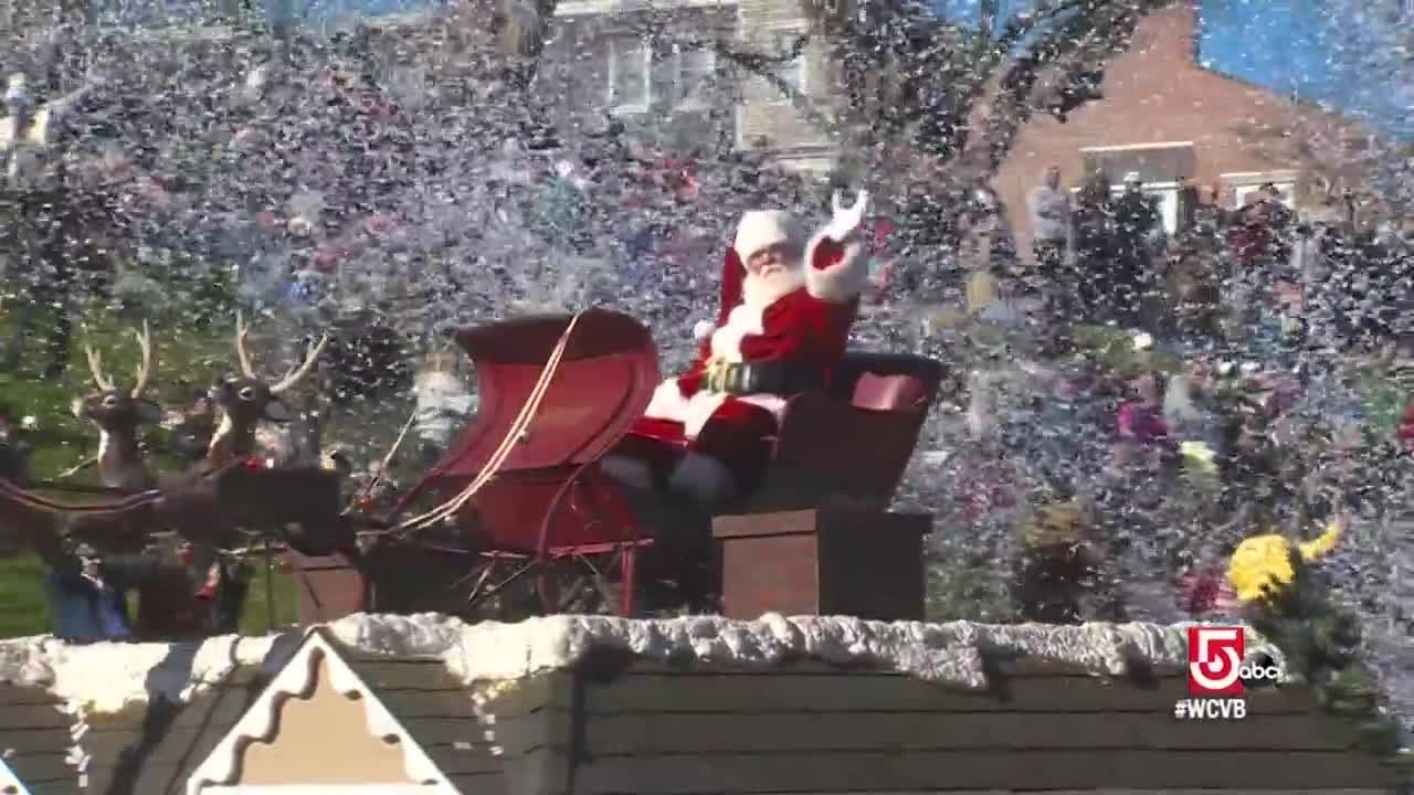 Santa Claus closes out 2021 Plymouth Thanksgiving parade in style YouTube