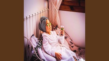 Pulsating Backdrops for Peaceful Tranquilities