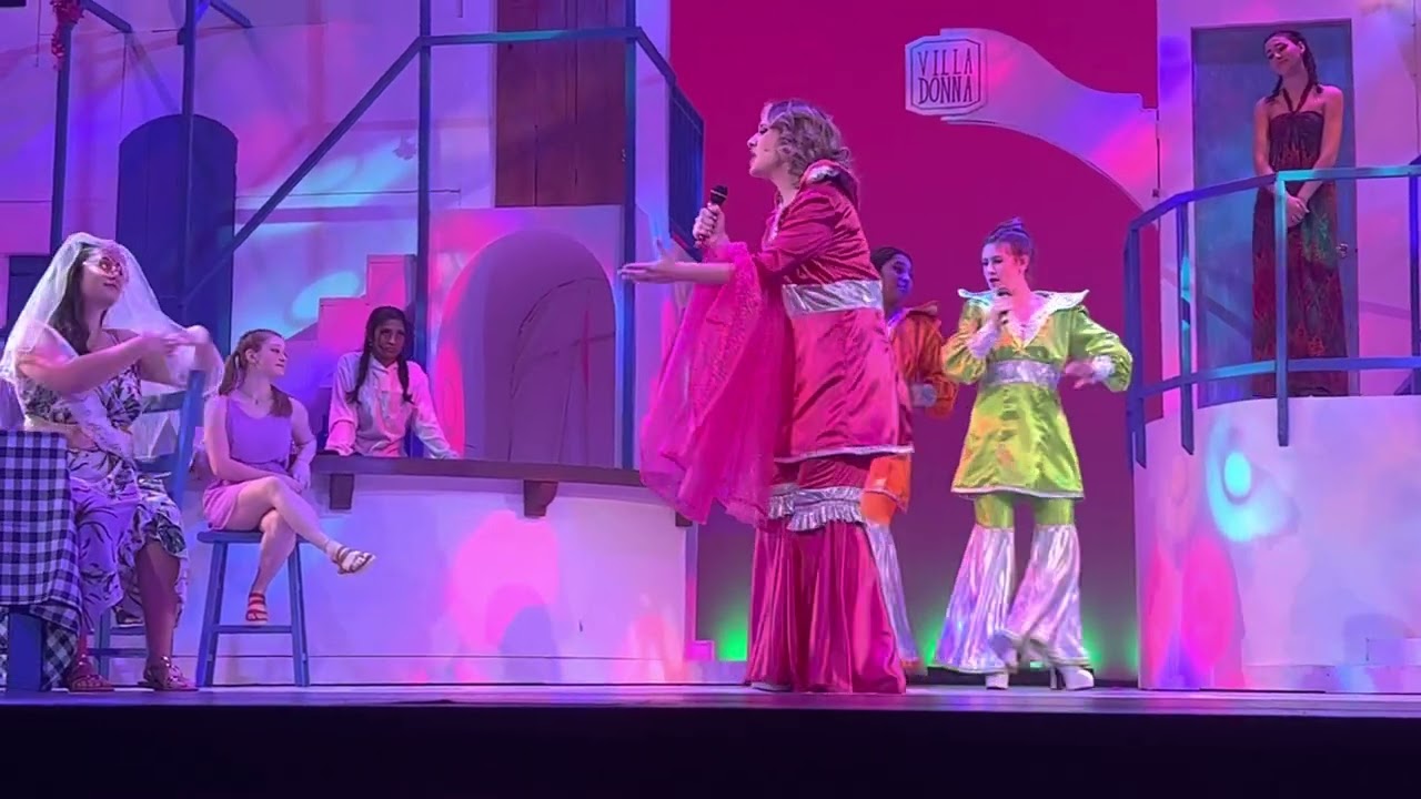 “Super Trouper” Donna and the Dynamos