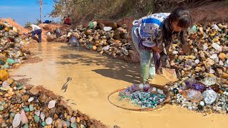 Perfect! I Digging a complete Purple Diamonds, Quartz Crystals, Gemstone Buried Under The Mud