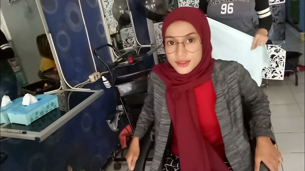 Teriak mama Ketika terkena cliper, wanita ini pasrah di pangkas Sebahu undercut || haircut school ||