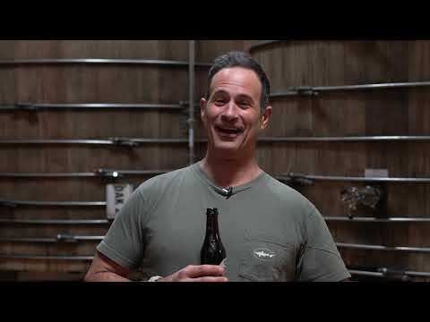 Видео: Dogfish Head's New In Your Mace Beer: Самозащита в бутилка?