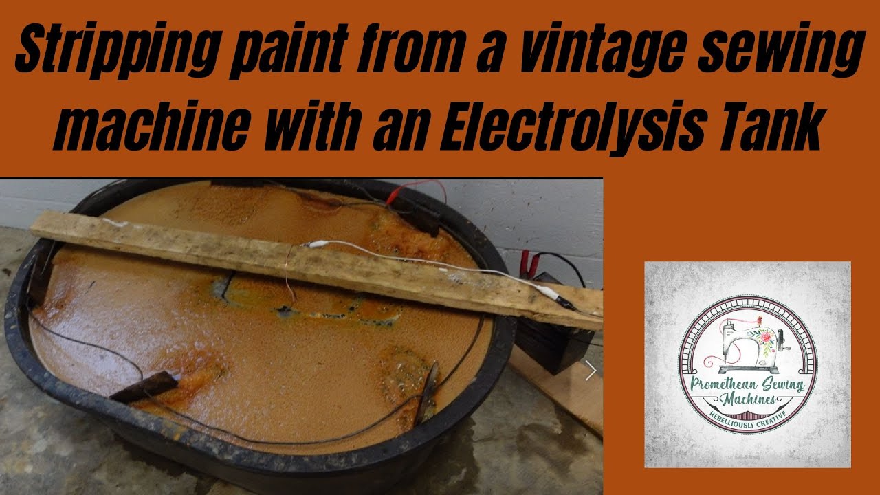 Удаление краски со старинной швейной машинки с помощью электролизера