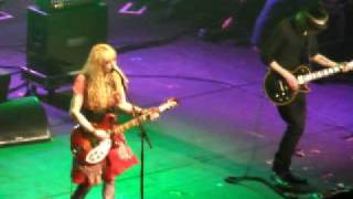 Hole live @ The NME Awards 2010 Net Worth