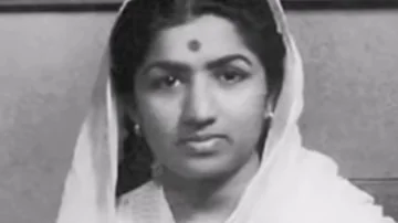 Lata ji... early voice songs. (Part 3)