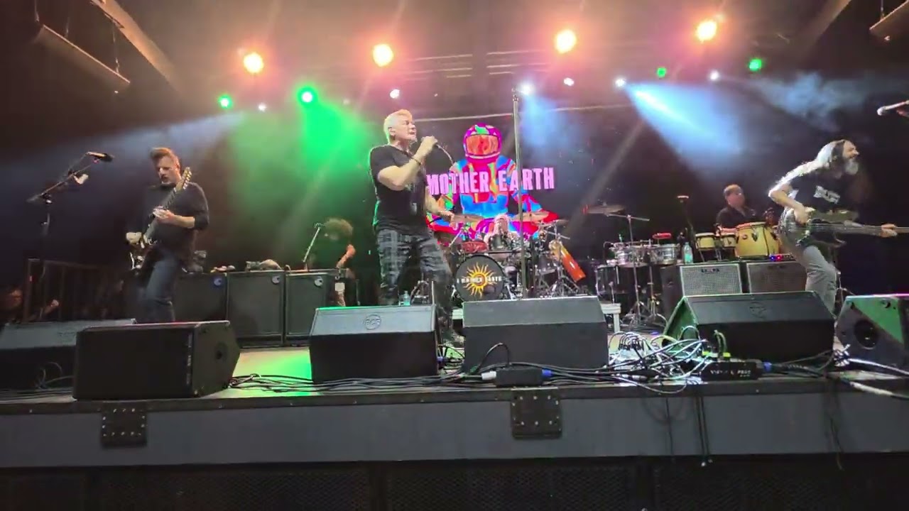 I Mother Earth - One More Astronaut (2025-11-01 Midway, Edmonton, Alberta)