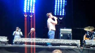 Friendly Fires - Skeleton Boy [Lollapalooza 2009]