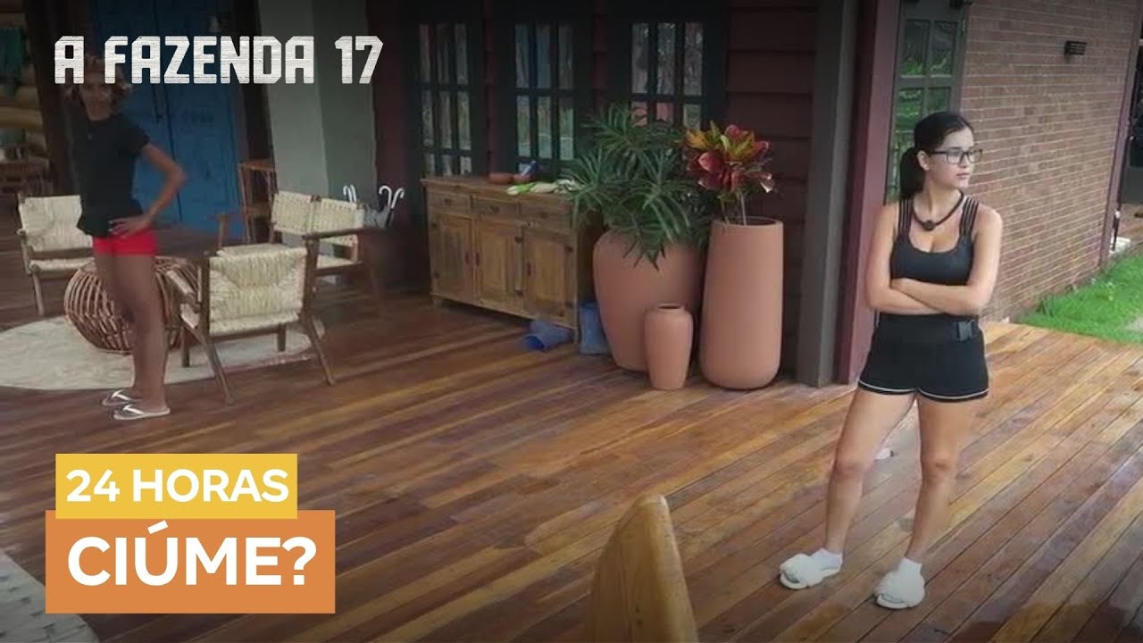 Mesquita distribui buquês, e Duda questiona se Dudu e Saory também ganharão flores | A Fazenda 17