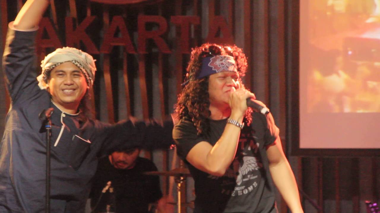 ROCKER JUGA MANUSIA - (SEURIEUS) - BOYM & CANDIL ex Seurieus - YouTube