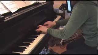 Piano Technique: F# Major staccato five-finger position, Loud and soft screenshot 5