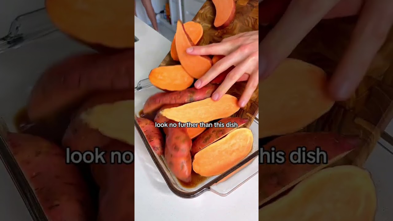 MAPLE-GLAZED SWEET POTATOES 🤤 👇🏼recipe details below 👇🏼 These are a perfect healthy