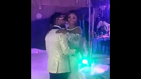 Video of Oritsefemi and his Wife dancing at their Wedding
