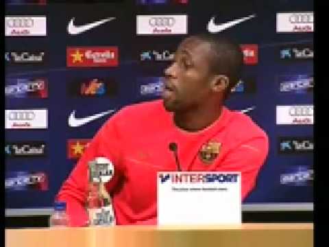 Puyol llama "Keite" a Seydou durante la rueda de prensa