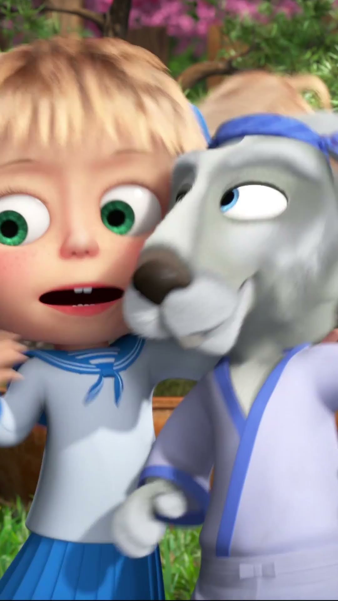 То хто ж полагодив Машуко? ?? #Shorts #машатаведмiдь #СекретМашуко #MashaBearUkr #mashaandthebear