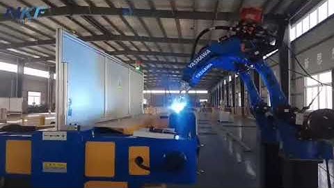 Our  designed and produced a three-axis positioner with a payload of 800KG, working Yaskawa robot