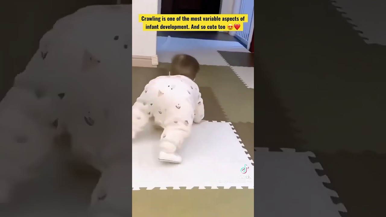 Cute babies crawling 😍