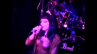 NINA HAGEN &quot;LASS MICH IN RUHE&quot; (Dee Dee Ramone) LIVE NEW YORK 10/08/1994 (video)