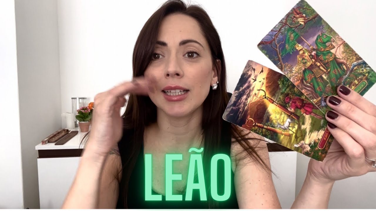 LEÃO ♌️ TE OBSERVA E QUER FALAR COM VC 🥰 ESTÁ SEM JEITO 😌 TEM MEDO DA SUA REAÇÃO