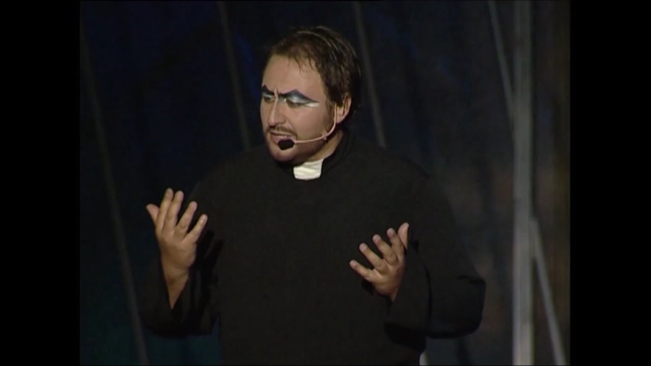 LUCA VELLETRI - NOTRE DAME DE PARIS -  UN PRETE INNAMORATO