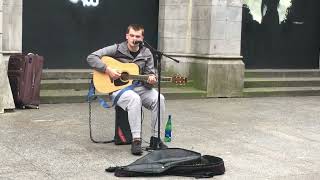 Irish busker covering the song 'I'm on Fire' by Bruce Springsteen (May 2024)