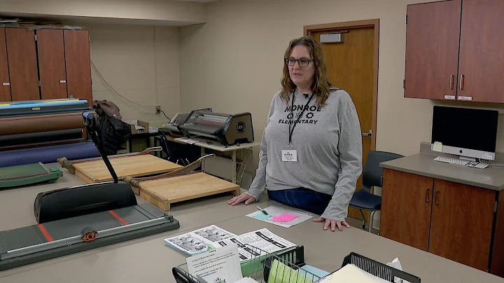 Volunteer Tries To Help Anoka-Hennepin Teachers Amid Contract Impasse