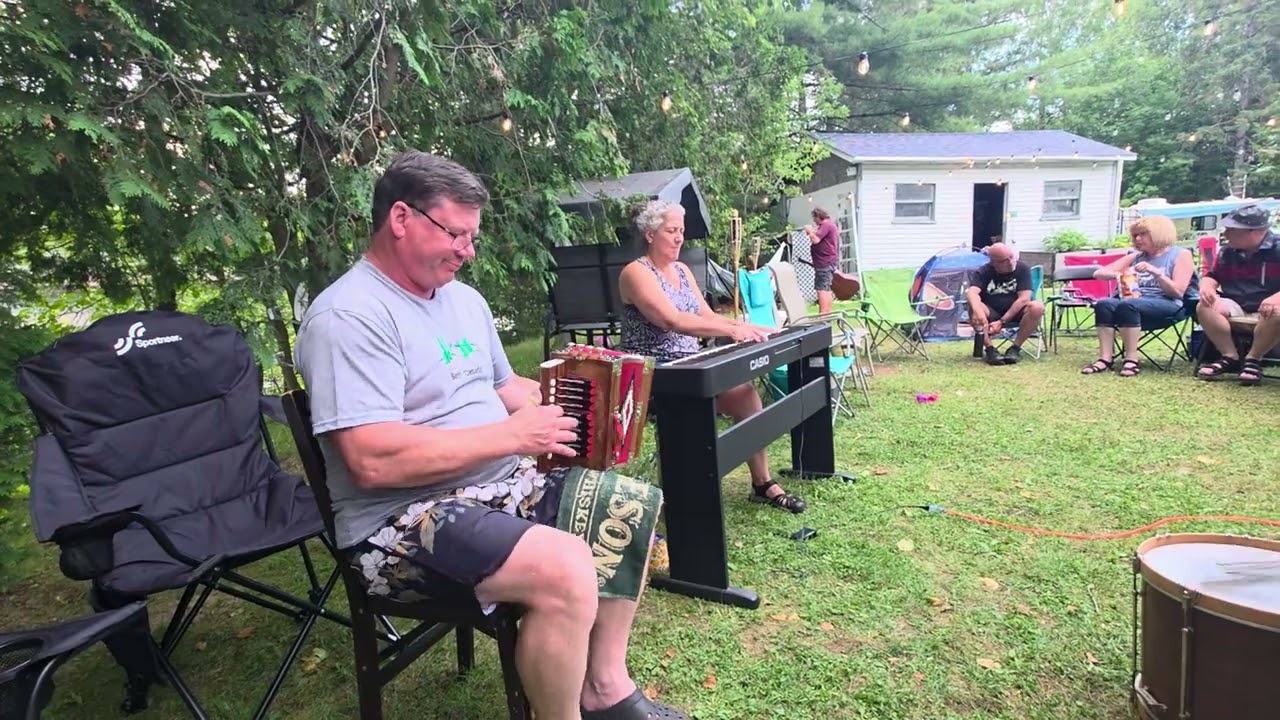 Richard Massie a l'accordéon🪗