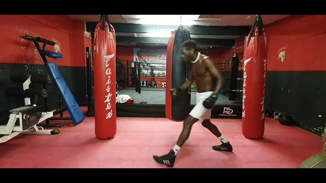 Oneface Mapacha BOXING PUNCHING BAG TRAINING TIME AT LUDUS MAGNUS 24