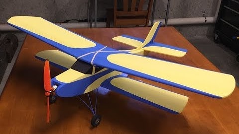 Flying the "Schoolgirl" Foam Board Biplane #2