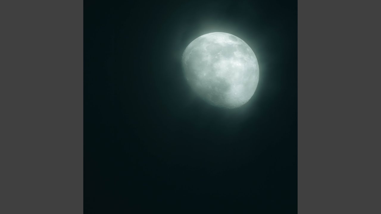 Moonlight auf YouTube ansehen Moonlight auf YouTube ansehen