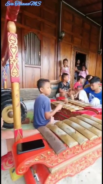 Tari topeng wonosobo anak Melik Melik PUTRA BUDAYA JUNIOR