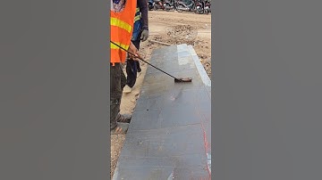 Oiling formwork before installation #shorts #construction #building #civilengineering