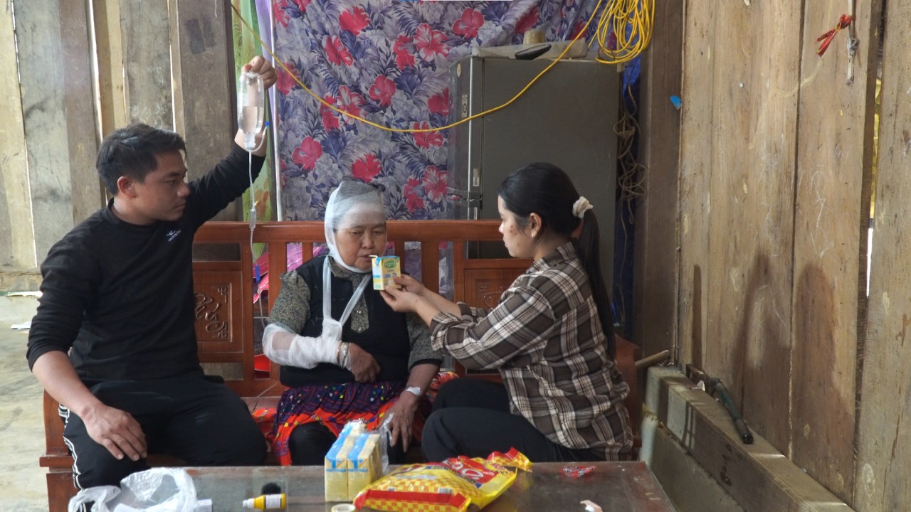 Вместо Ненависти Са Выбирает Любовь, Когда Его Враг Попадает в Аварии