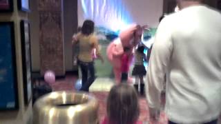 Chelsea Meets Brobee2013 St. Louis Yo Gabba Live