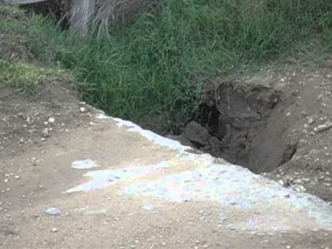 在 YouTube 上观看 PUENTE DE HORMIGON DEL ARROYO QUEQUÉN GRANDE