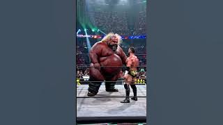 GIANTS VERSUS HEAVYWEIGHT WRESTLERS! #wwe