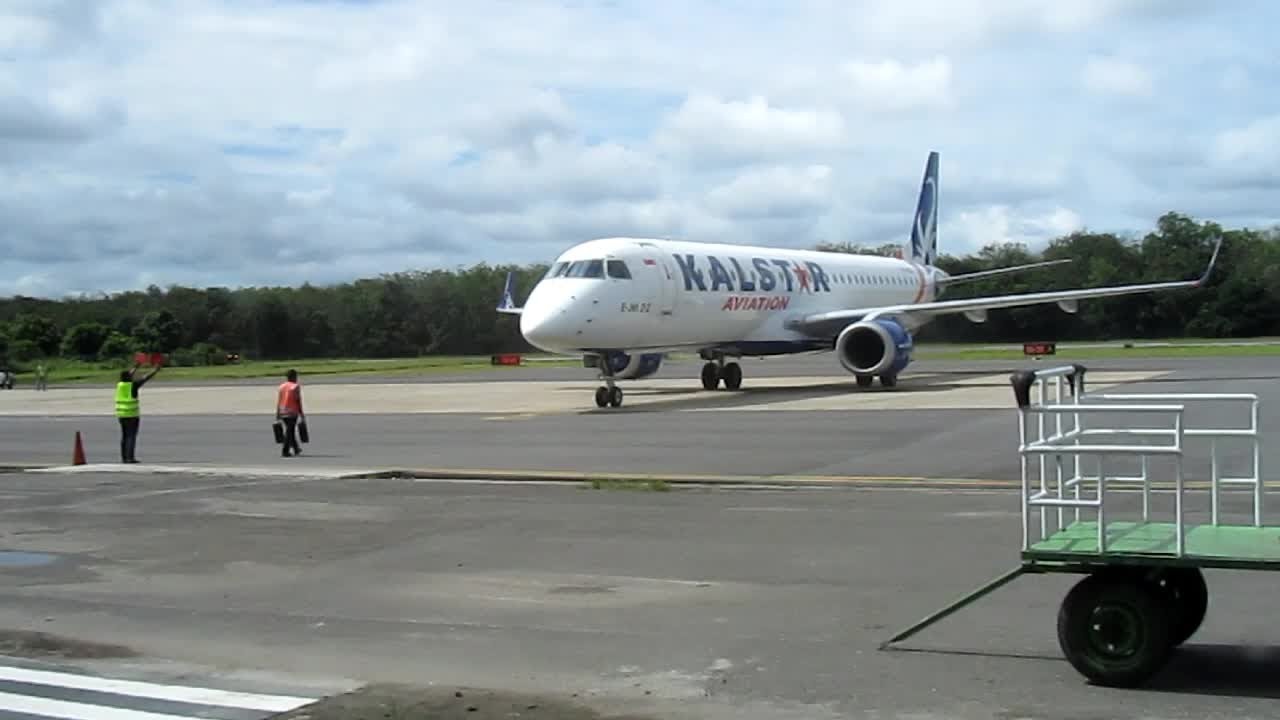 SAMPIT TO JAKARTA BY KALSTAR KD 701 EMBRAER E-JET 2+2 | Bandara Haji Asan ke Soekarno-Hatta
