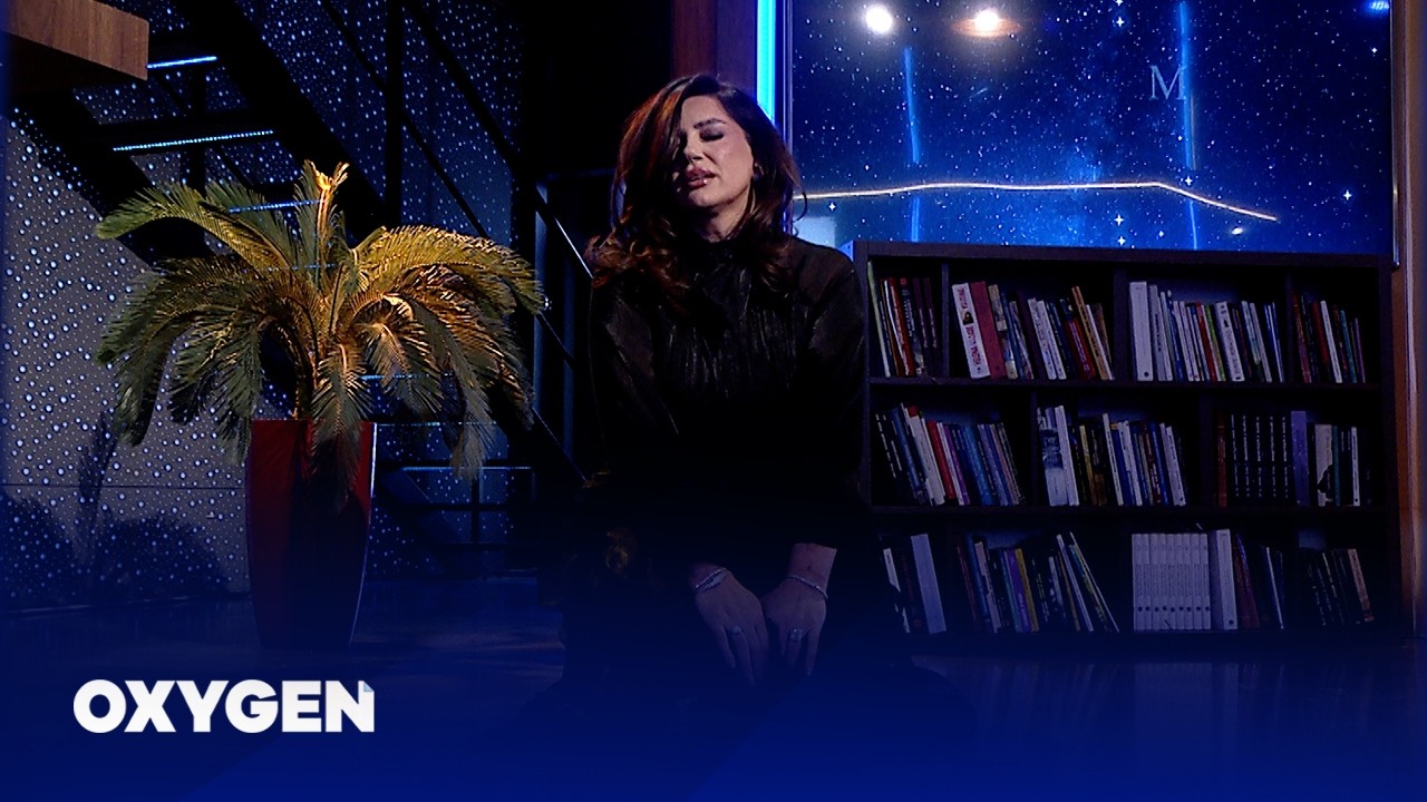 “Po vdes, nanë, sot po vdes” – interpretuar nga Arjola Demiri