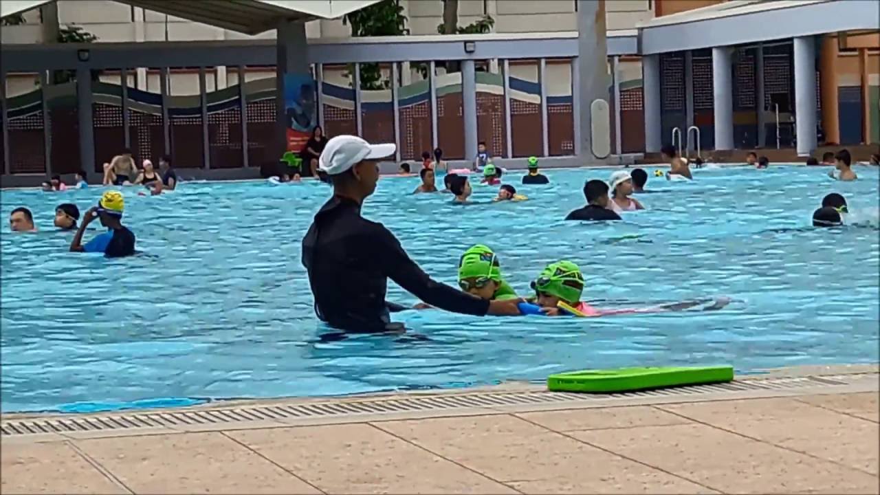 Swimming Lessons at Yishun Swimming Complex By Naomi (Day 1) YouTube