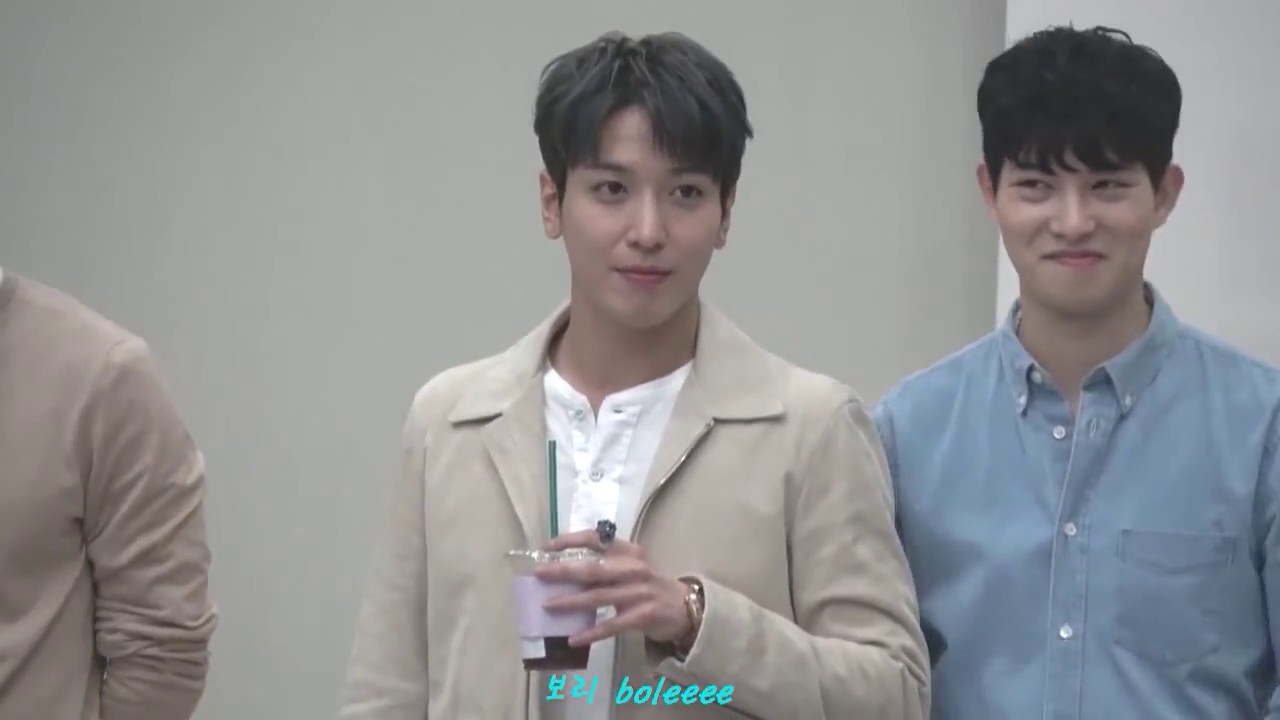 170325 CNBLUE 상암 팬싸인회 - Talk Time (정용화 Yonghwa focus)