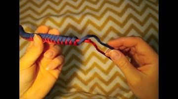 Quick deployment of a (slim) corkscrew paracord bracelet w. Mad Max closure