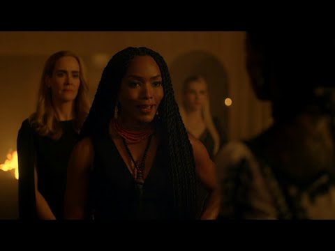 Angela Bassett as Marie Laveau in American Horror Story: Apocalypse - S08E10