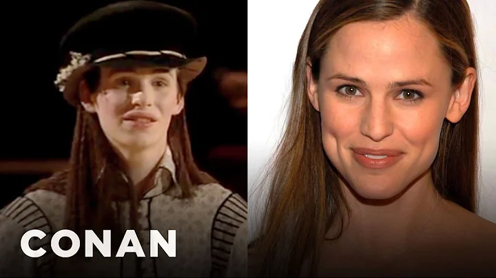Eddie Redmayne Is A Dead Ringer For Jennifer Garne...