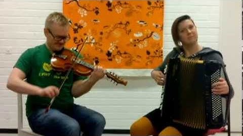belbow - a Finnish-Norwegian folk music duo!