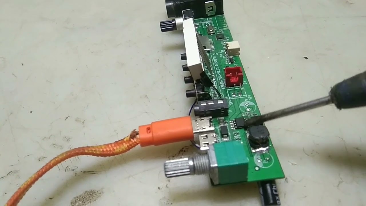 BLUETOOTH SPEAKER WITH CHARGING INDICATOR LIGHT BUT NO DISPLAY HOW TO REPAIR