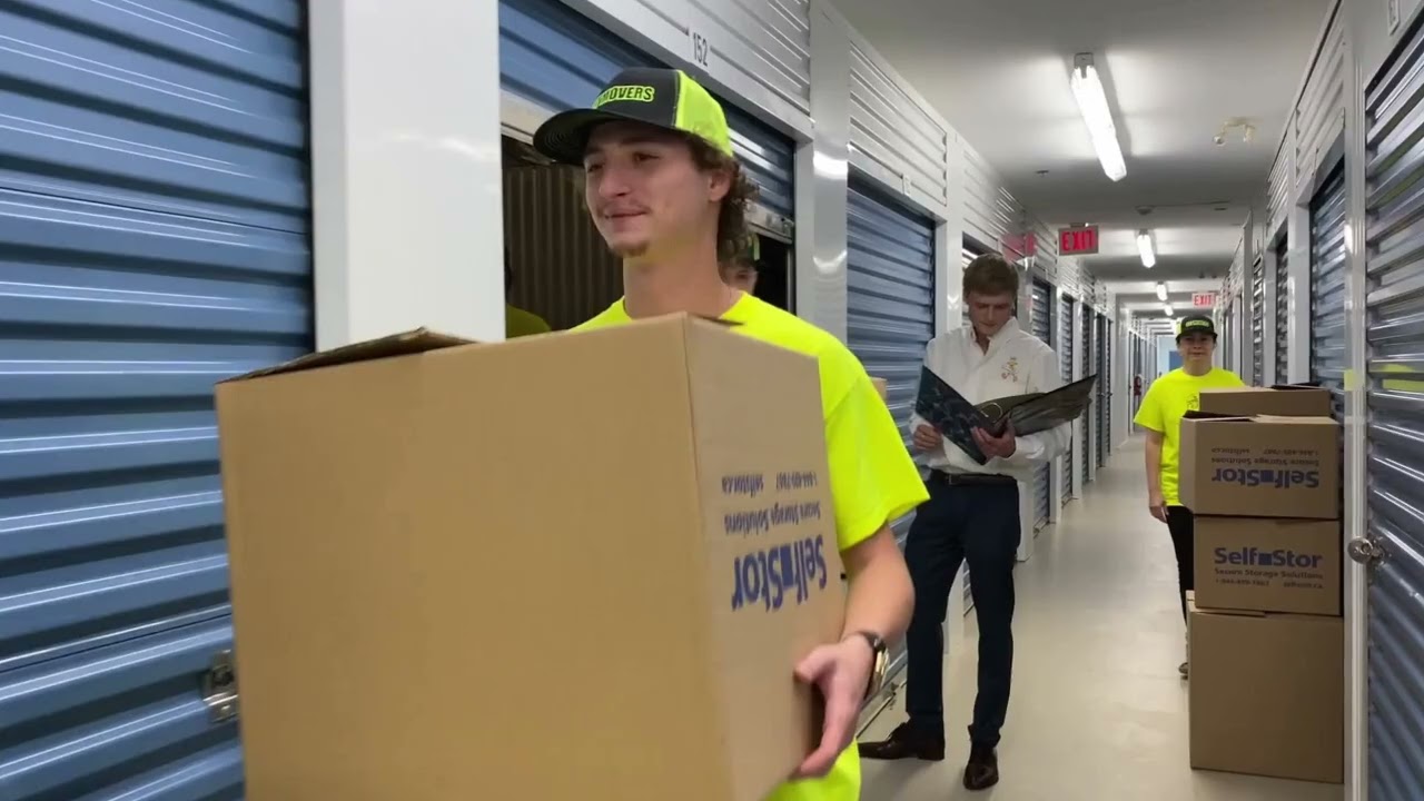 ⁣Get Movers in North York, ON | 647-490-7978