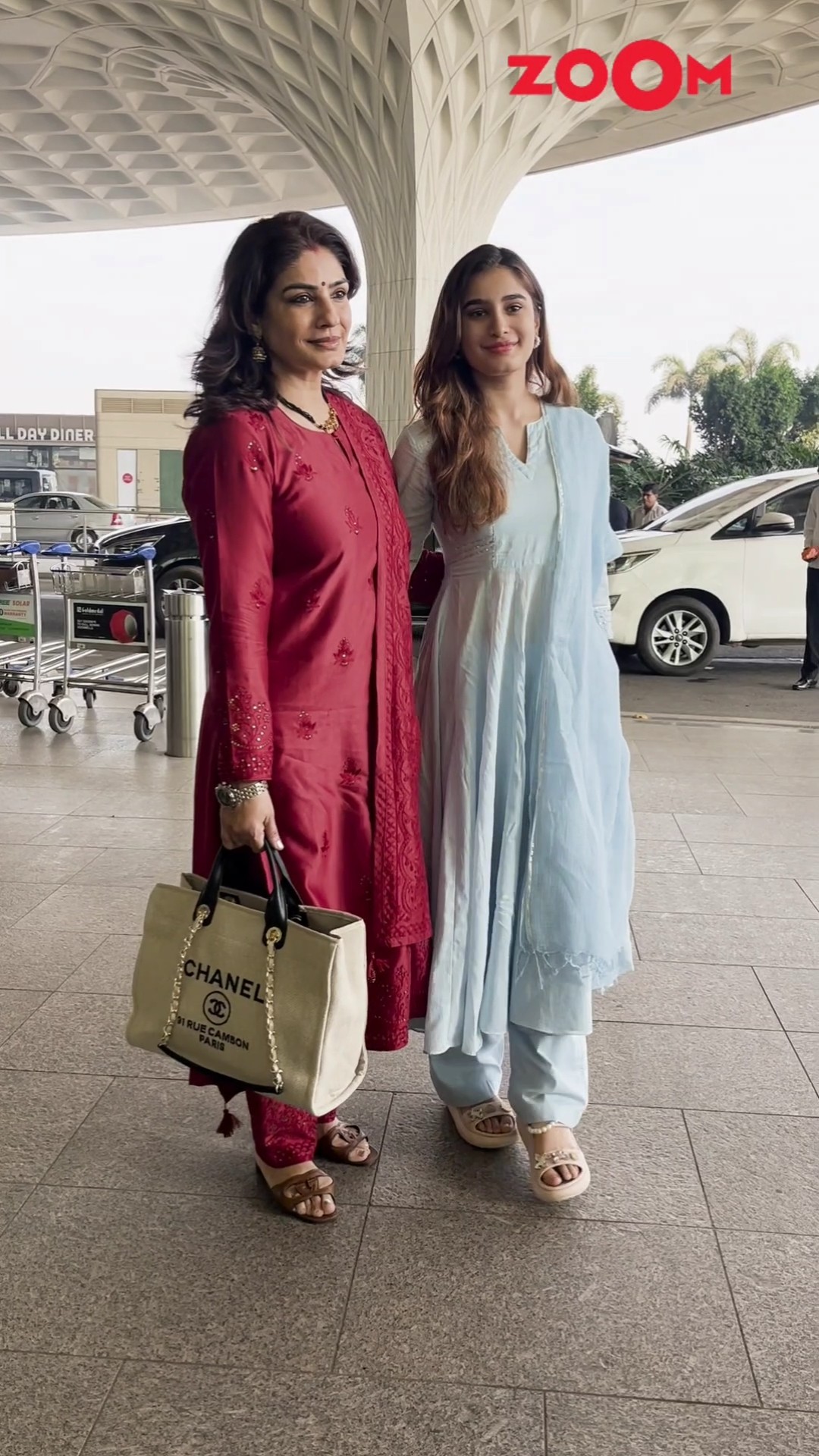 Raveena Tandon and Rasha Thadani serve GLAMOROUS Mother-Daughter goals ? #rashathadani #shorts